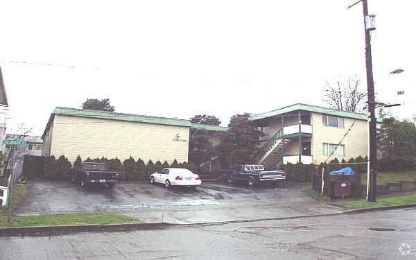 Building Photo - 1328-1346 SE Boise St