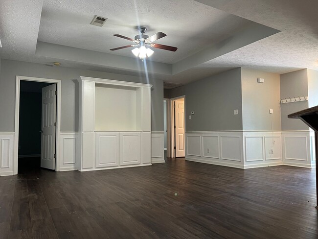 Building Photo - 49 Gold Meadow Loop