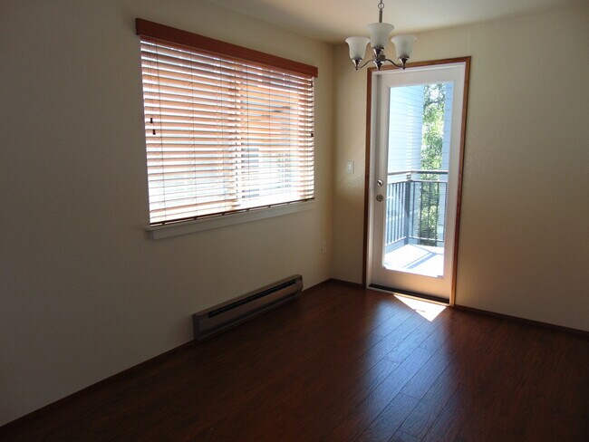 Building Photo - Lovely 2 Bedroom/2 Bath Condo in Bitter La...