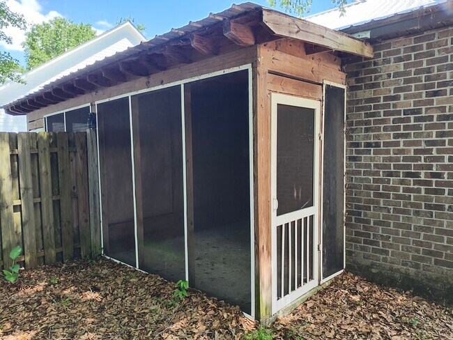 Foto del edificio - 569 Mary Lou Ave