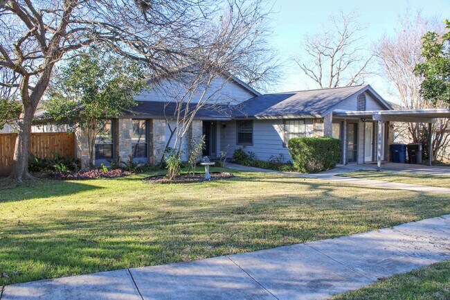 Foto del edificio - 4222 Clear Lake Dr