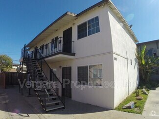 Building Photo - 1083 E 7th St