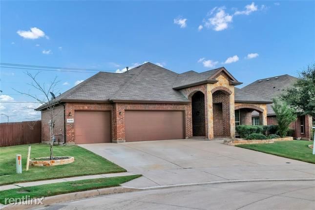 Foto del edificio - 3 br, 2 bath House - 9505 Cypress Lake Drive