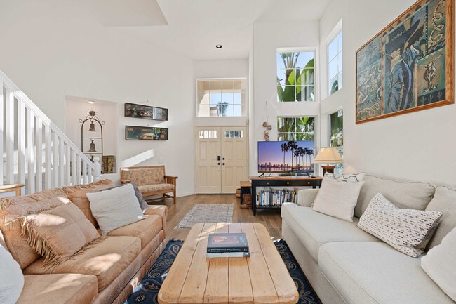 Building Photo - 5508 Caminito Exquisito