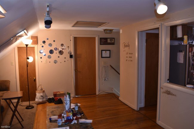 Building Photo - 2 br, 1 bath Apartment - 29 College Rd