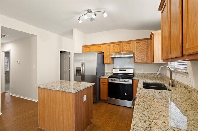 Building Photo - 1116 Miss Kimberly's Ln