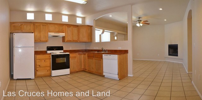Foto del edificio - 2 br, 2 bath Apartment - 1825 Gladys Dr