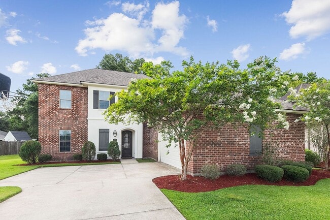 Building Photo - 15565 Babblingbrook Dr