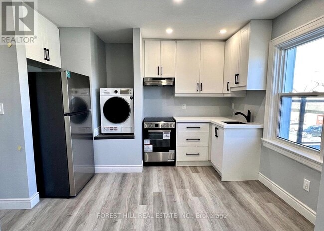 Building Photo - 16 Nassau St