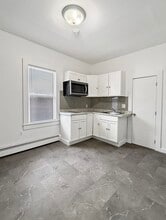 Building Photo - 463 Broadway