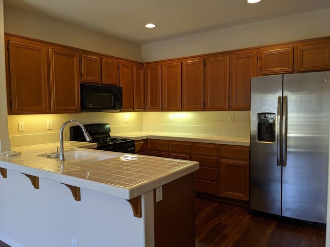 Foto del edificio - 2Bed/2Bath Condo off Douglas in Oceanside~...