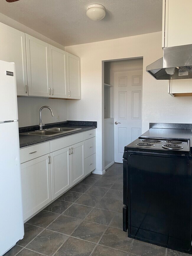 Kitchen - 575 D St
