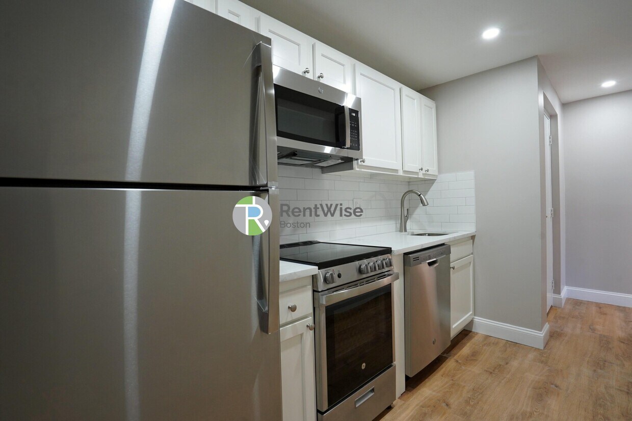 Primary Photo - 394 Langley Rd