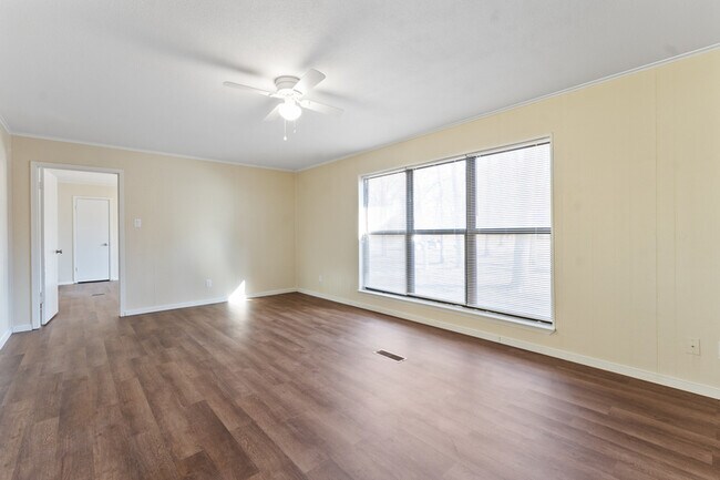 Foto del edificio - 129 Southlake Dr.