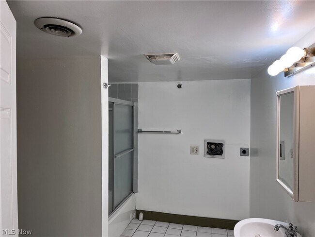 Foto del edificio - 1281 W 9th St