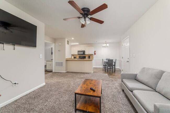 Foto del edificio - 243 Oakley Ct