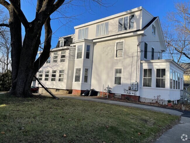 Building Photo - 12 Mount Vernon St