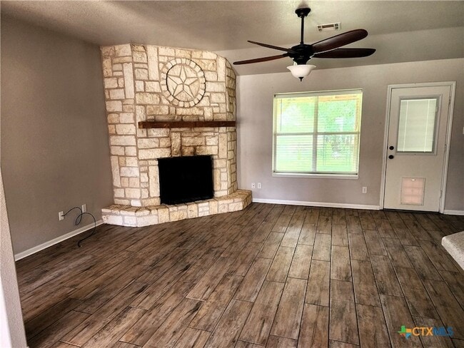 Building Photo - 30 Willow Run Dr
