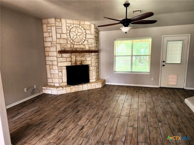 Foto del edificio - 30 Willow Run Dr