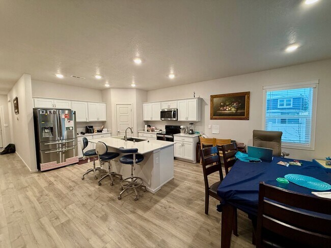 Foto del edificio - New Construction 4 Bed Mead School District Rancher w/ Fully-Fenced Yard and Attached Garage!