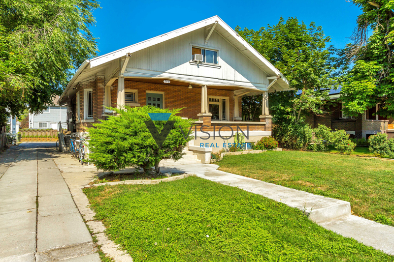 Primary Photo - 745 N University Ave
