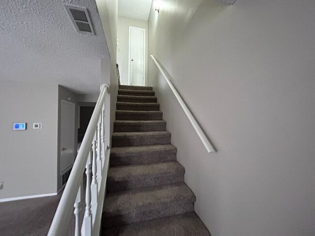 Building Photo - 1935 Springlake Ct