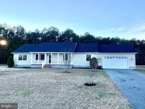 Building Photo - 25900 Country Meadows Dr