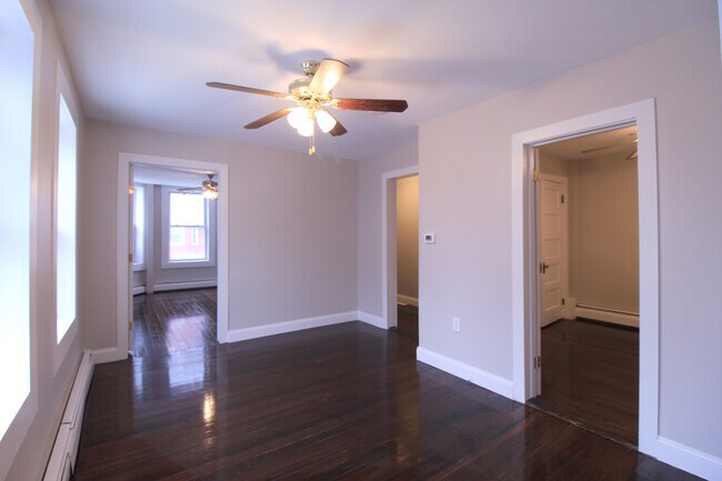 Foto del edificio - 99 Central Ave