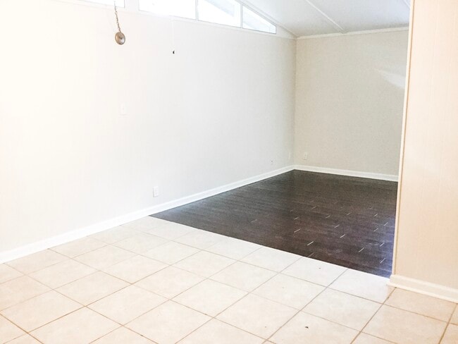 Photo - 1552 Coombs Dr Townhome