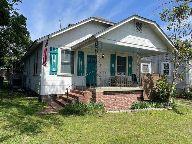 Building Photo - Charming Park Circle Ranch