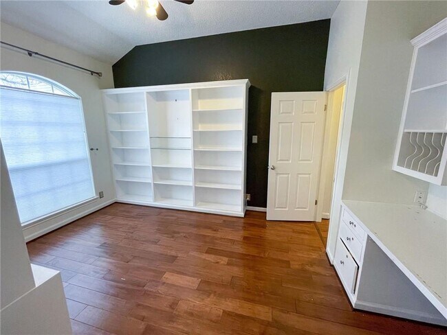 Building Photo - 2707 Big Meadow Dr