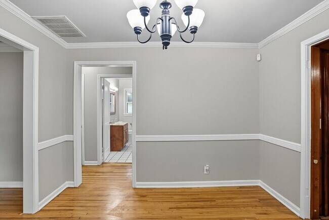 Foto del edificio - 1644 S Knoxville Ave