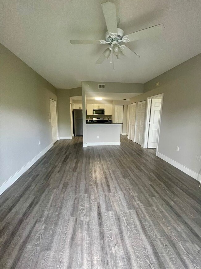 Foto del edificio - 1 Bedroom / 1 Bath Condo in Gated Community.