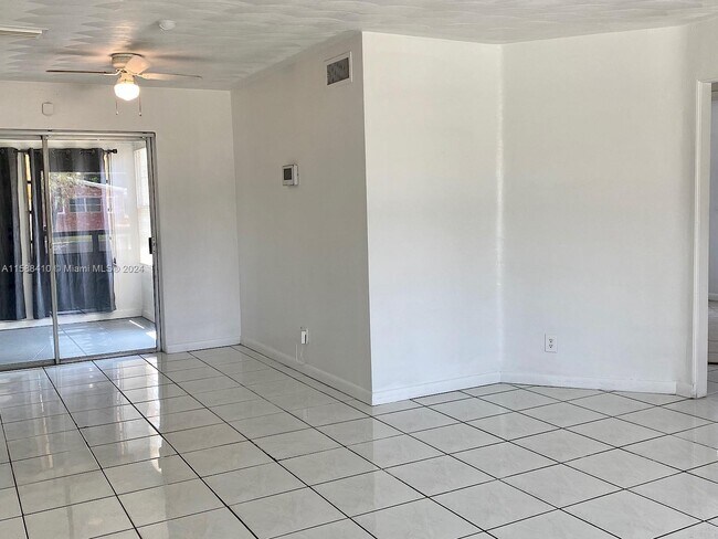 Foto del edificio - 3620 NW 35th Ave
