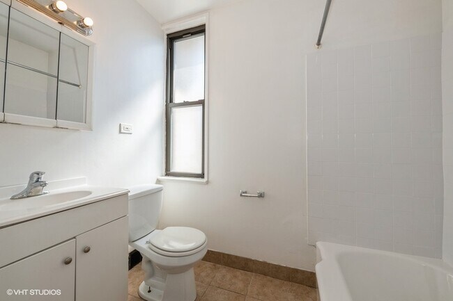 Foto del edificio - 3D Tour Available.  Oak Park Studio in Pri...