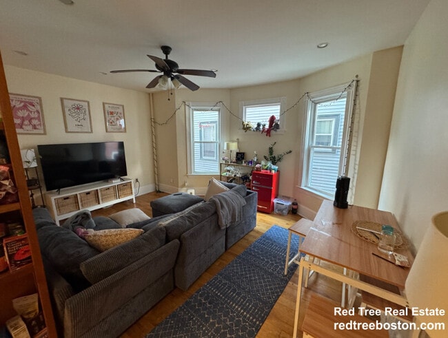 Building Photo - 99 Calumet St