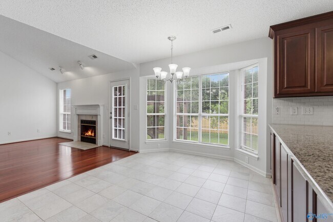 Foto del edificio - 134 Garden Brook Dr