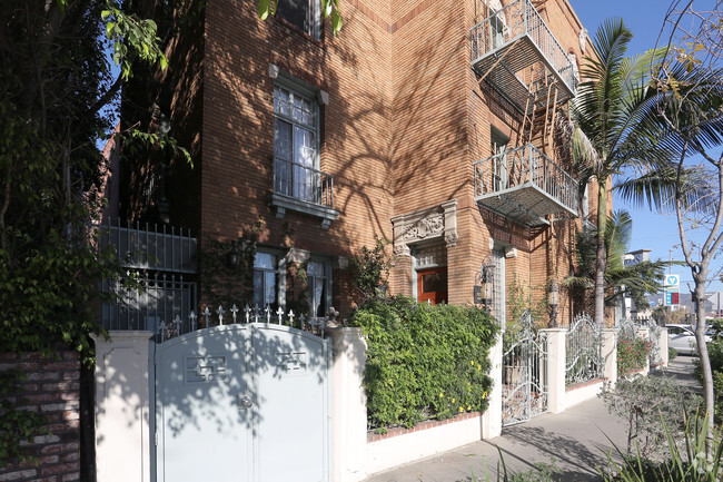 Building Photo - Rossmore Apartments