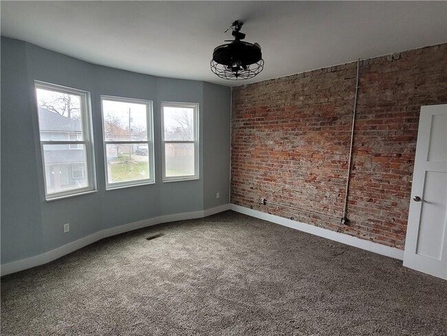 Building Photo - 262 Hendricks Pl