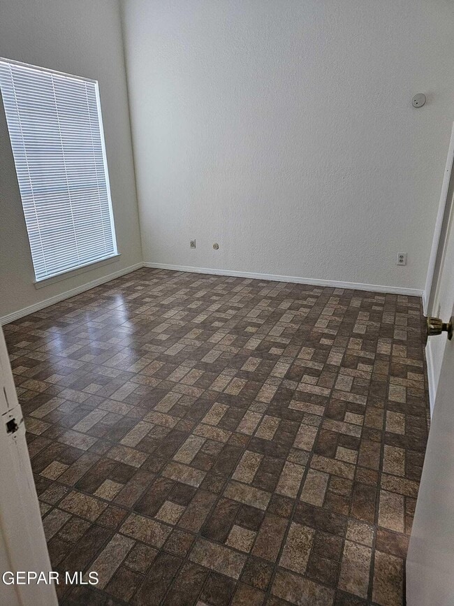 Building Photo - 10708 Sports Ct