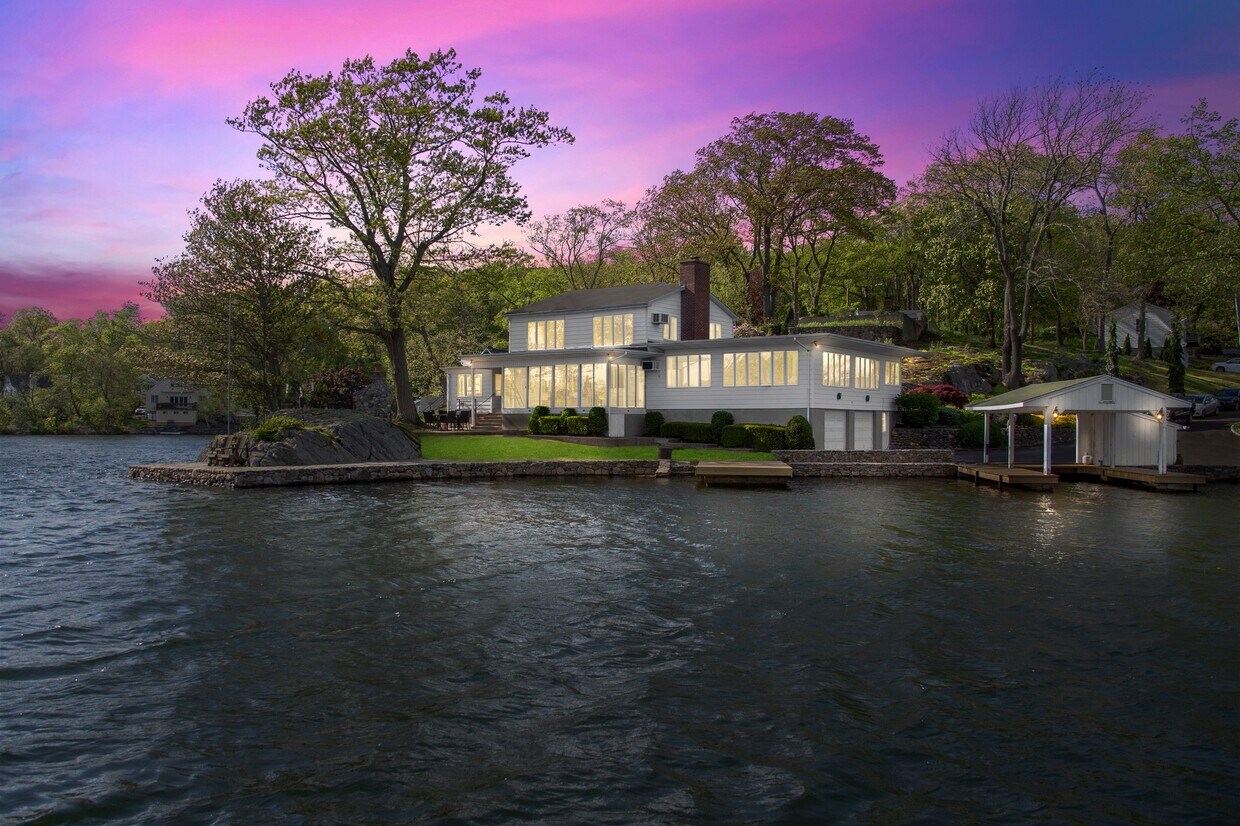 17 Hemingway Ave, Wolcott, CT 06716 House Rental in Wolcott, CT