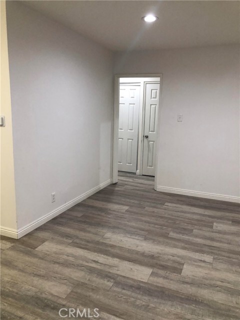 Foto del edificio - 476 E Woodbury Rd