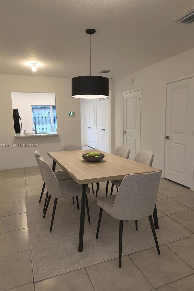 Foto del edificio - 540 NE 5th Terrace