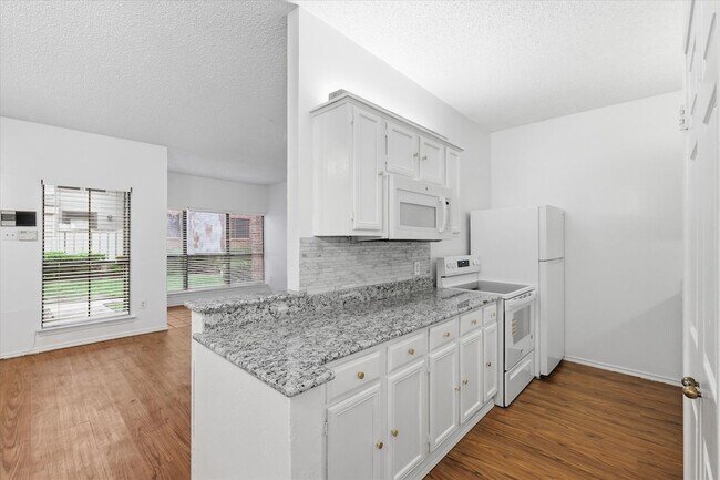 Foto del edificio - 9600 Royal Ln