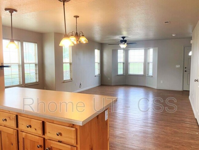 Foto del edificio - 1041 S Kingsbury Ln