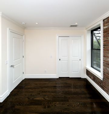 Foto principal - 237 E 21st St