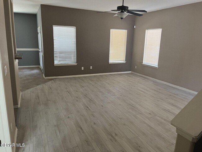 Building Photo - 12331 Sombra Grande Dr