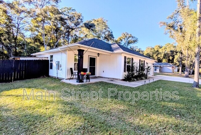 Building Photo - 151 Calvert Oaks Dr