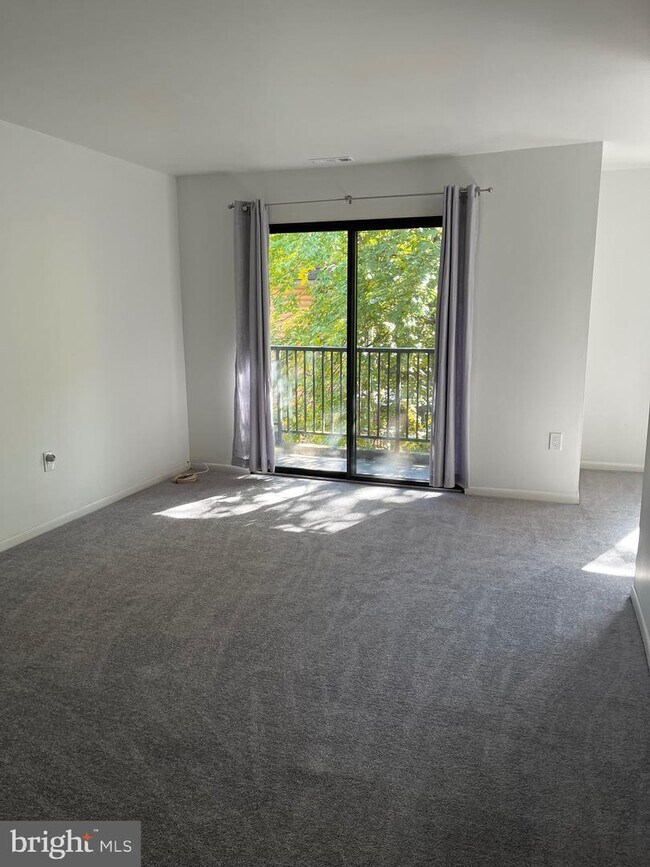 316 White Horse Pike Unit 309, Oaklyn, NJ 08107 Room for Rent in