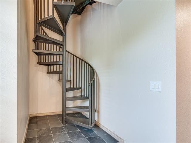 Building Photo - 1207 Beaconsfield Lane